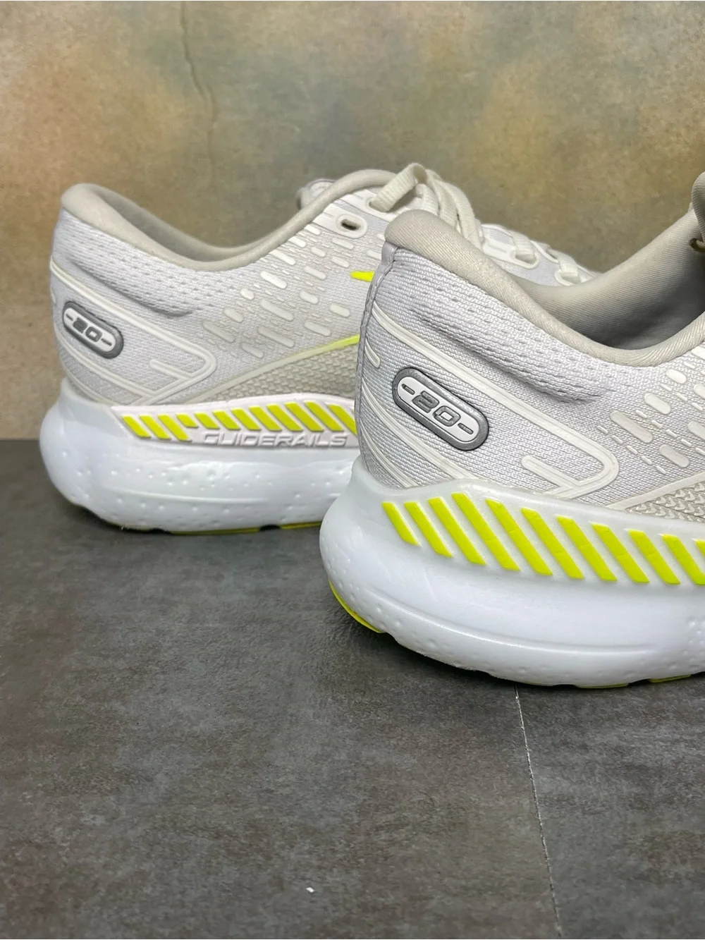 Brooks Glycerin 20 Men's White/Nightlife Running Shoes Size 9.5D